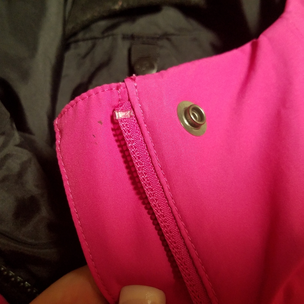 EUC/LN TNF Hyvent Raspberry Pink Snow rain jacket - Picture 15 of 16